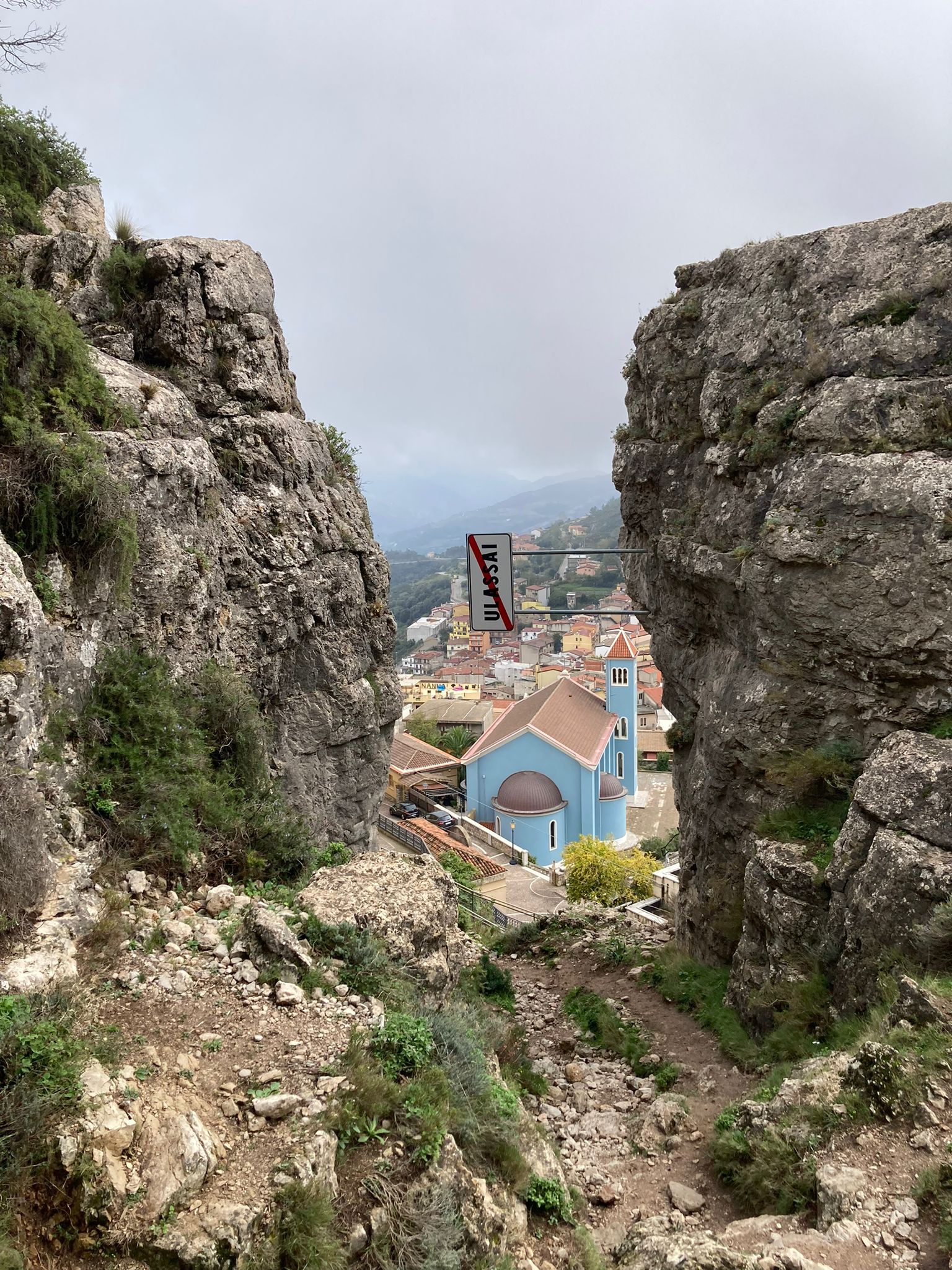 grimpeurs lors d'une longue voie participant &agrave; un cours avec lionel bonvin 